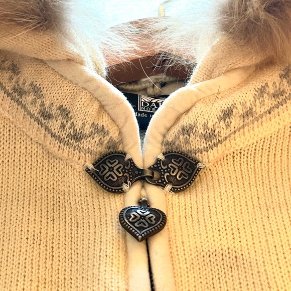 Dale Of Norway  Women's Cardigan with Removable Fox Trimmed Hood - Picture 9 of 10